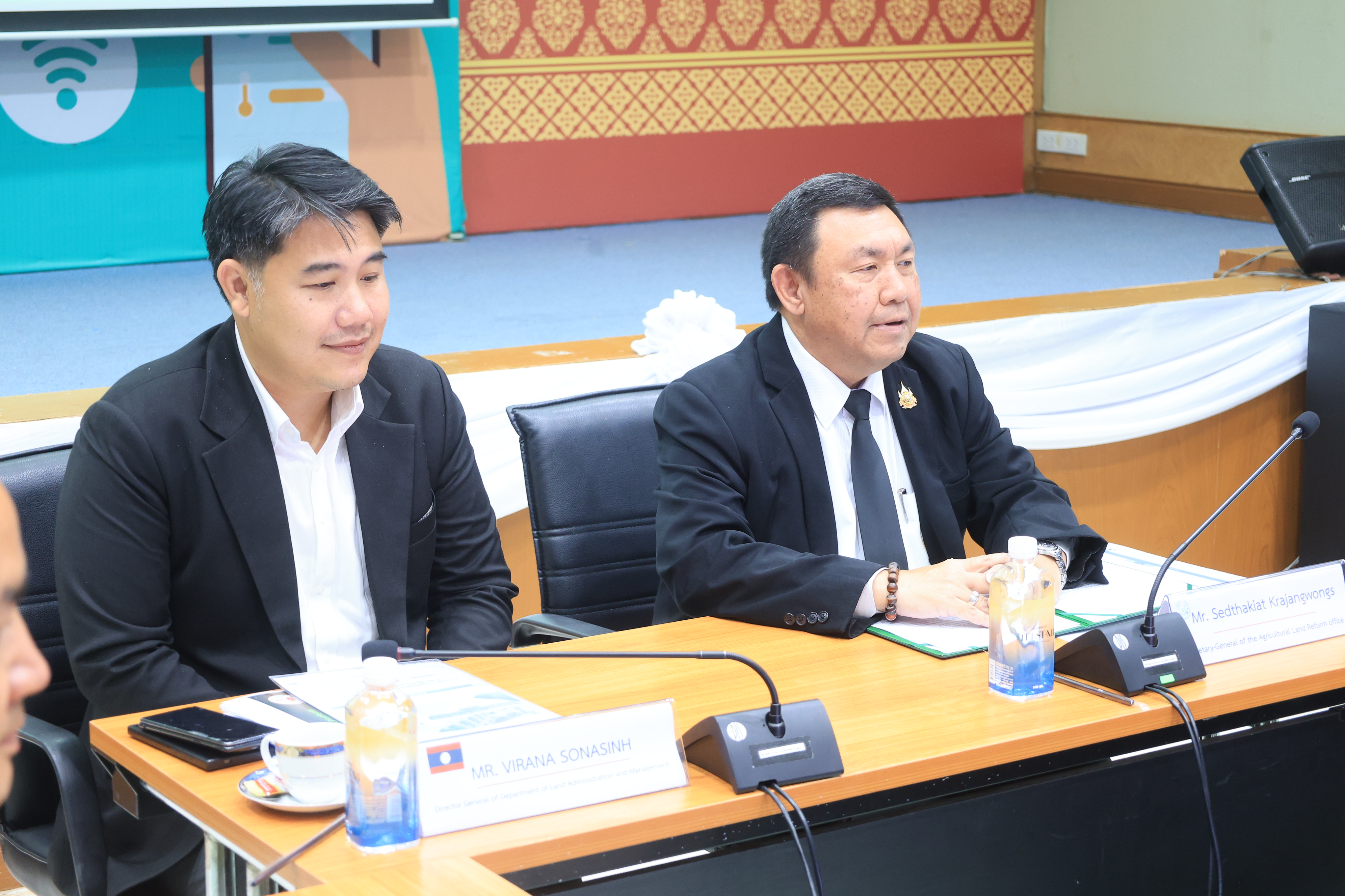 title - ส.ป.ก. ต้อนรับคณะผู้บริหารและเจ้าหน้าที่จากกรมบริหารและจัดการที่ดิน สปป.ลาว 